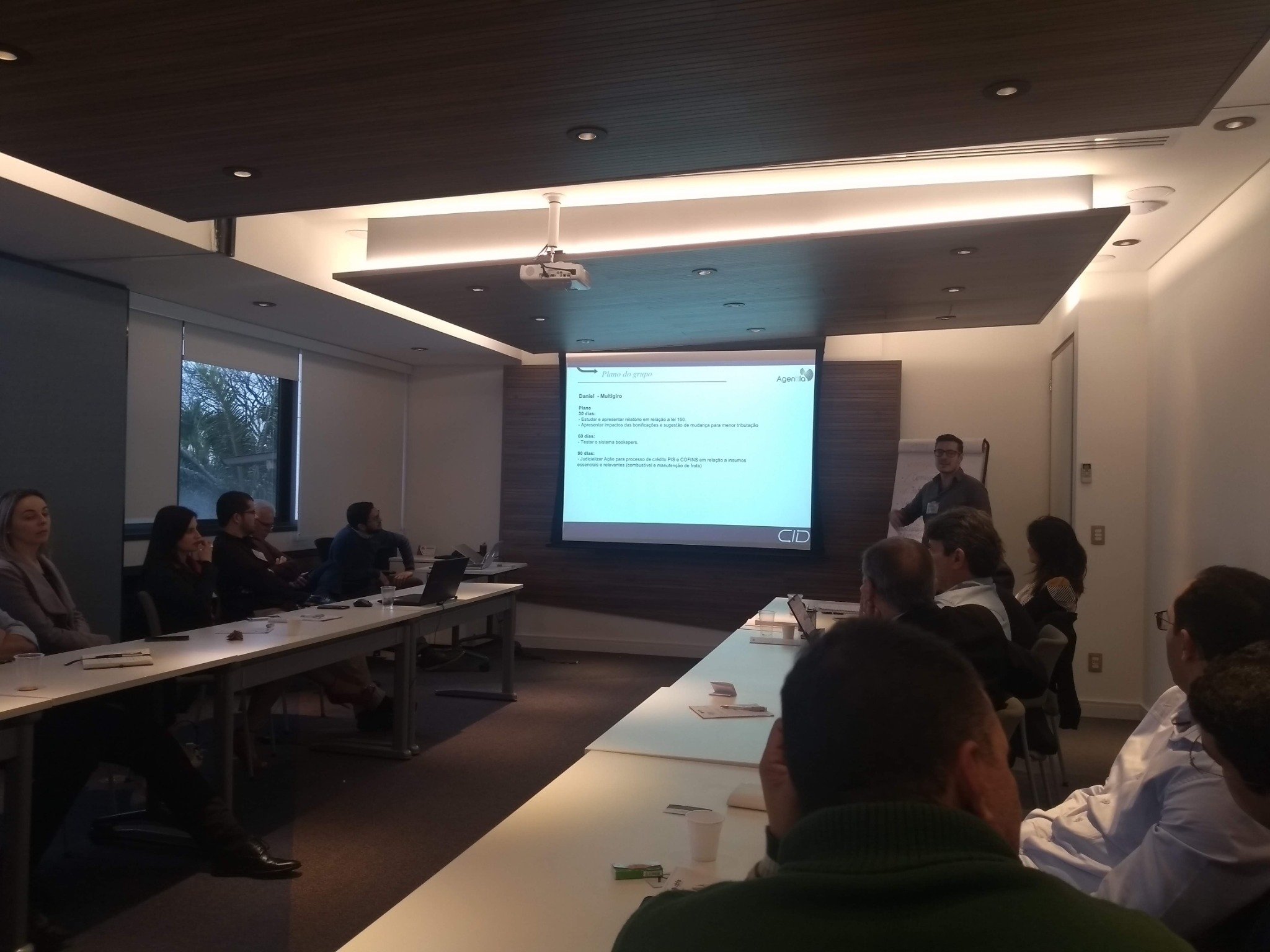Treinamento in company com participantes em sala